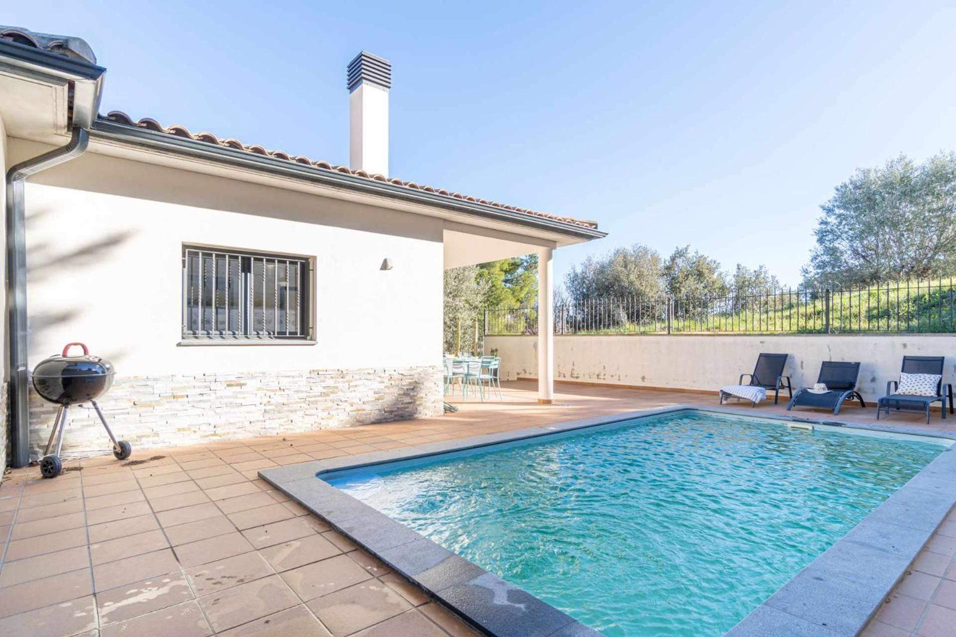 Jouvacations Villa Domenec Фигерас Екстериор снимка