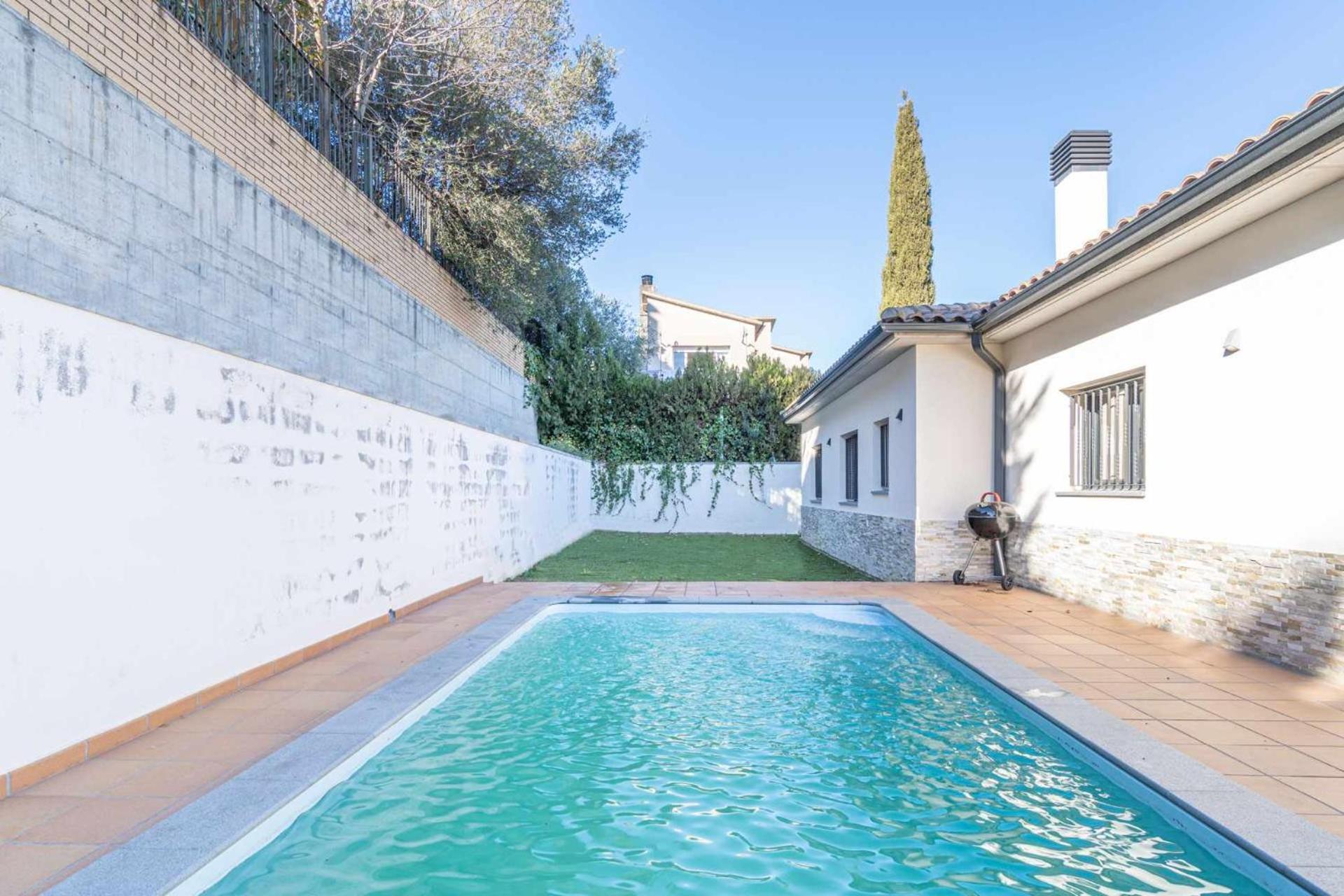 Jouvacations Villa Domenec Фигерас Екстериор снимка